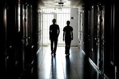 Çocuk suçlarında yeni model! O yaşa indirilecek...