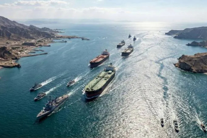 Hürmüz Boğazı'ndan savaşın başlamasından bu yana ilk kez Batı Avrupa bağlantılı gemi geçti