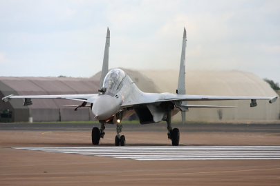 Rus savaş uçağı Kırım’da düştü