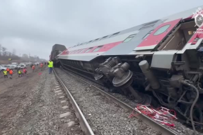 Rusya'da yolcu treninin raydan çıkması sonucu 24 kişi yaralandı