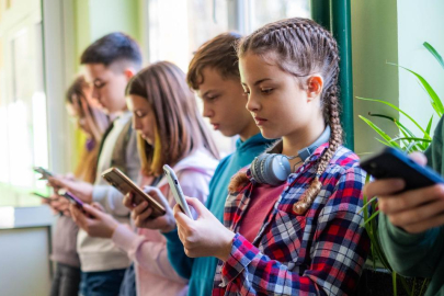 Sosyal medya düzenlemesi komisyondan geçti! Yeni düzenleme neler getiriyor?