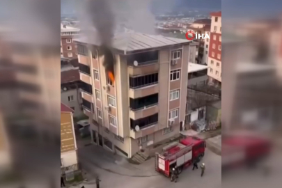 Bursa’da apartman dairesinde yangın paniği: İtfaiye son anda yetişti