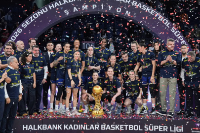 Fenerbahçe Opet üst üste 8. kez şampiyon oldu