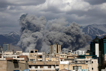 IRNA: ABD-İsrail, Huzistan eyaletinde petrokimya şirketlerinin bulunduğu sanayi bölgelerine saldırdı