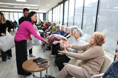 Nilüferli kadınlardan huzurevi sakinlerine gönül köprüsü