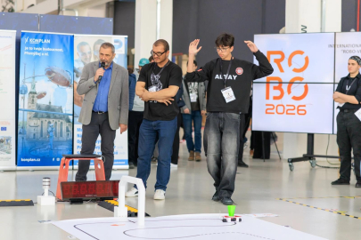 Bursa'da ürettikleri ‘Altay’ adını verdikleri robotla dünya 2’ncisi oldular