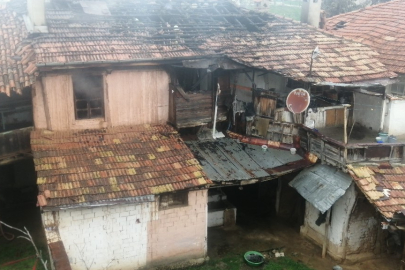 Isparta'da iki katlı ev alevlere teslim oldu