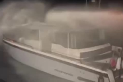 İstanbul Kadıköy'de teknede çıkan yangın söndürüldü