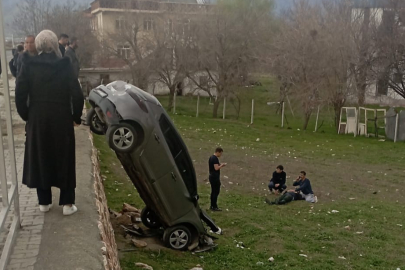 Elazığ'da otomobil şarampole uçtu: 1 yaralı