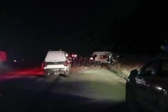 Erzurum'da ambulans, traktöre arkadan çarptı: 4 yaralı