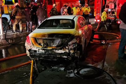 Gece yarısı korkunç olay: Çok sayıda araç peş peşe alev aldı!