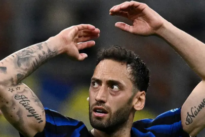 İtalya'da gündem Hakan Çalhanoğlu'nun attığı gol!