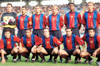 Liverpool ve Barcelona'da da forma giymişti! Böylesi görülmedi: 55 yaşında futbola geri döndü