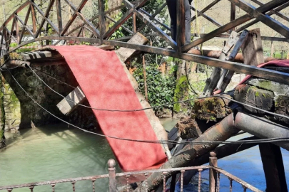 Sakarya'da dere üzerindeki asma köprü çöktü: 2 hafif yaralı