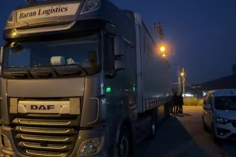 Tokat'ta hurma ve fıstık yağı yüklü tırda 18 kaçak göçmen yakalandı