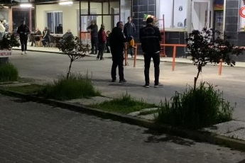 Bursa'da aşk üçgeninde kan döküldü! Genç kızlar birbirine girdi...