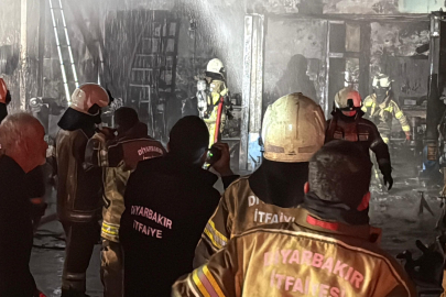 Diyarbakır’da oto tamir dükkanında yangın