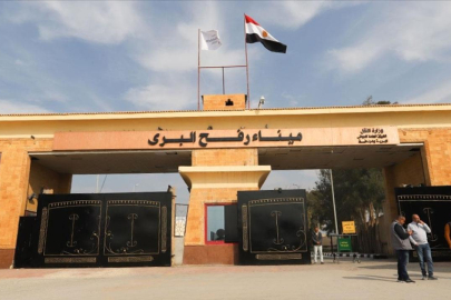 İsrail, Gazze'deki Refah Sınır Kapısı'nı geçişlere kapattı