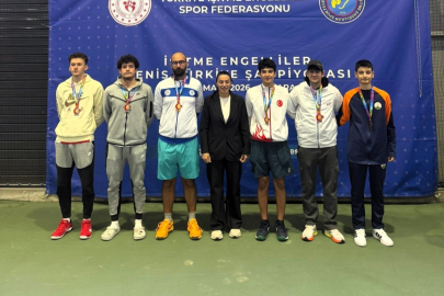 Osmangazi’nin şampiyon raketlerinden büyük başarı