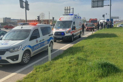 Sakarya'da hafif ticari araç ile otomobil çarpıştı: 4 yaralı