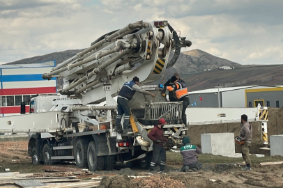 Sivas'ta beton kalıbına düşen genç işçi hayatını kaybetti