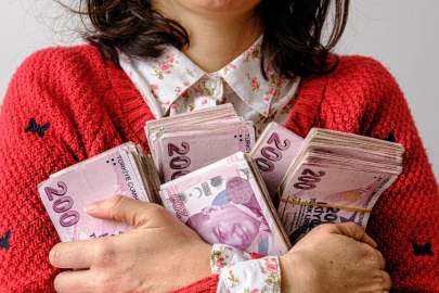 Asgari ücrete ara zam gelecek mi? Canlı yayında açıkladı!