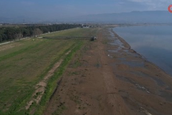 Bursa İznik Gölü'nde alarm! Sular çekilince iskele karada kaldı