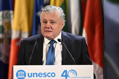 Eski Büyükelçi Altay Cengizer hayatını kaybetti