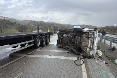 Kastamonu'da D100'de minibüs devrildi: 1 yaralı