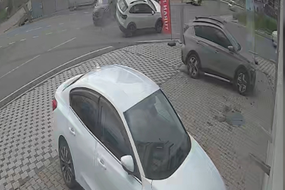 Kocaeli'de iki cipin çarpıştığı kaza kamerada: 7 yaralı