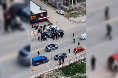 Malatya'da otomobil park halindeki araçlara çarptı