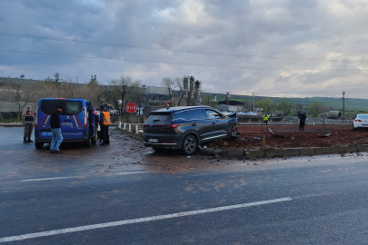 Şanlıurfa'da iki otomobilin çarpıştığı kazada 8 kişi yaralandı