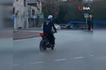 Bursa'da polis yeleği giyip, plakasız motosiklet ile drift atan dev ceza!