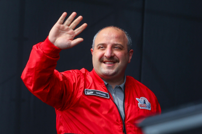 AK Parti Bursa Milletvekili Varank'tan oyuncu Görkem Sevindik’e destek