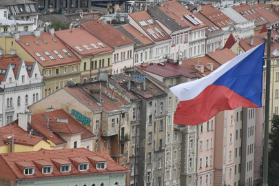 Ankara'daki NATO zirvesi öncesi Çekya'da "Ülkeyi kim temsil edecek?" krizi