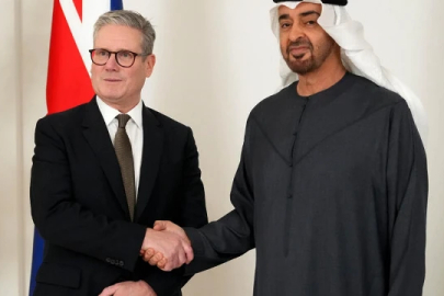 BAE Devlet Başkanı Bin Zayid İngiltere Başbakanı Starmer'ı kabul etti