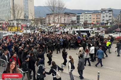 Bursa'da başkanvekili seçimi öncesi ortalık karıştı! CHP'liler yürüyüşe geçti, polis müdahale etti...