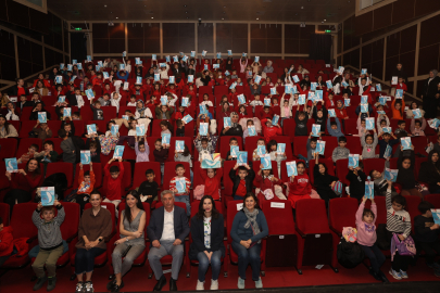 Bursa'da minikler, “Kızıl Kaptan” ile hayal yolculuğuna çıktı