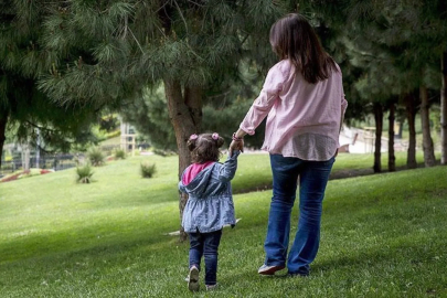 Devlet memurlarının koruyucu aile olması için teşvik düzenlemesi Meclis’ten geçti