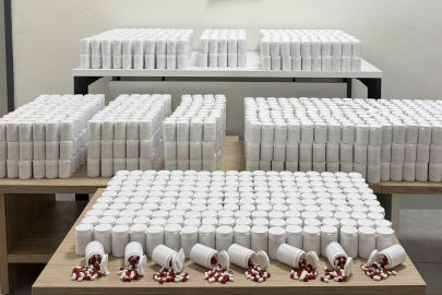 İzmir'de 102 bin 596 uyuşturucu hap ele geçirildi