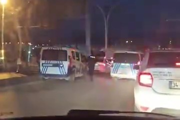Kocaeli'de babası kızmasın diye uygulamadan kaçtı, polisin üzerine araç süren genç kovalamacayla yakalandı