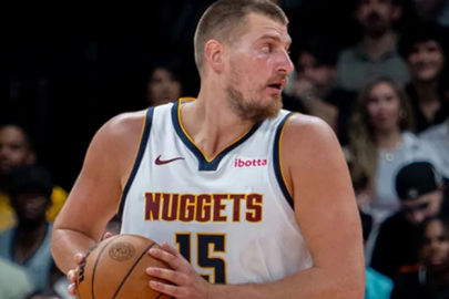 Nikola Jokic'in triple-double yaptığı maçta Denver'dan farklı galibiyet