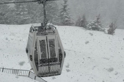 Bursa'da Nisan sürprizi: Uludağ'da kar yağışı etkili oldu