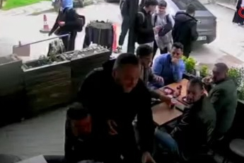 Bursa'da soluk borusuna yemek kaçan vatandaş Heimlich manevrasıyla kurtarıldı