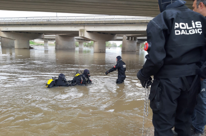 Bursa'da yağmurdan yükselen dere, aracıyla köprü altından geçmek isteyen yaşlı adamı yuttu