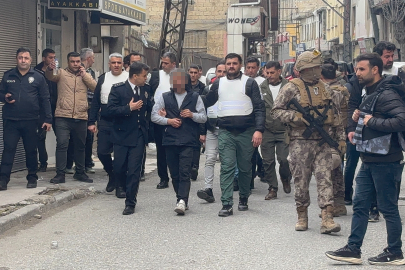 Gaziantep'te hareketli dakikalar: 5 kişiyi rehin aldı, polise ateş açtı, yakalandı