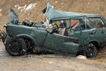 Gümüşhane'de öğretmenleri taşıyan servis ile otomobil çarpıştı: 1 ölü, 2’si ağır 10 yaralı