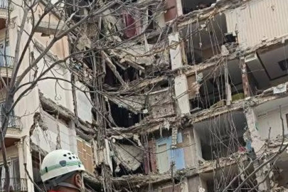 İran Kızılayı'ndan 40 günlük bilanço: 900'den fazla kişi enkazdan sağ çıkartıldı!