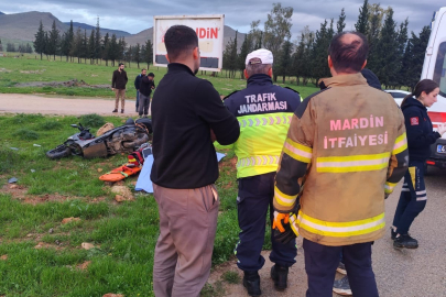 Mardin'de yol kenarına savrulan motosikletin sürücüsü hayatını kaybetti