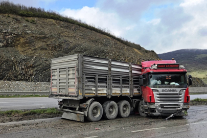 Samsun'da tır makasladı: Sürücü yaralandı